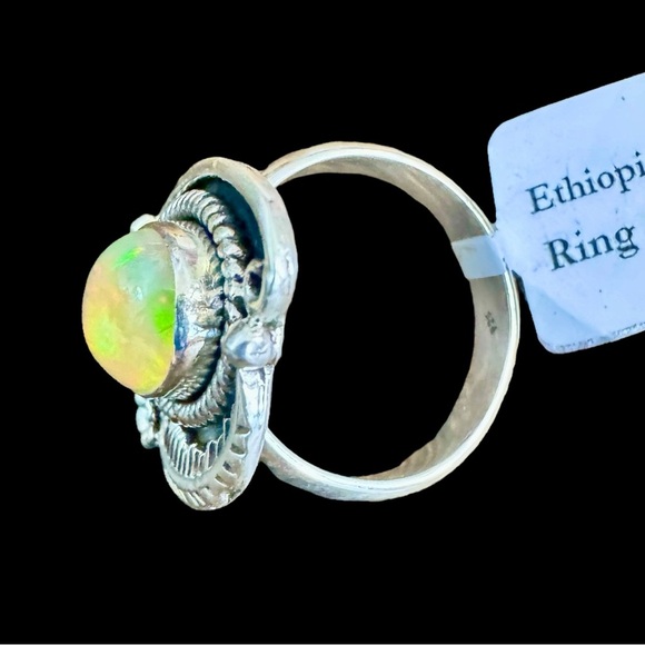 Elegant Ethiopian Fire Opal Sterling Silver Ring (8) - Picture 11 of 12
